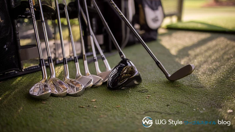 ゴルフバッグの中で他のクラブと比べて最も長く、ヘッドが大きく目立つドライバー